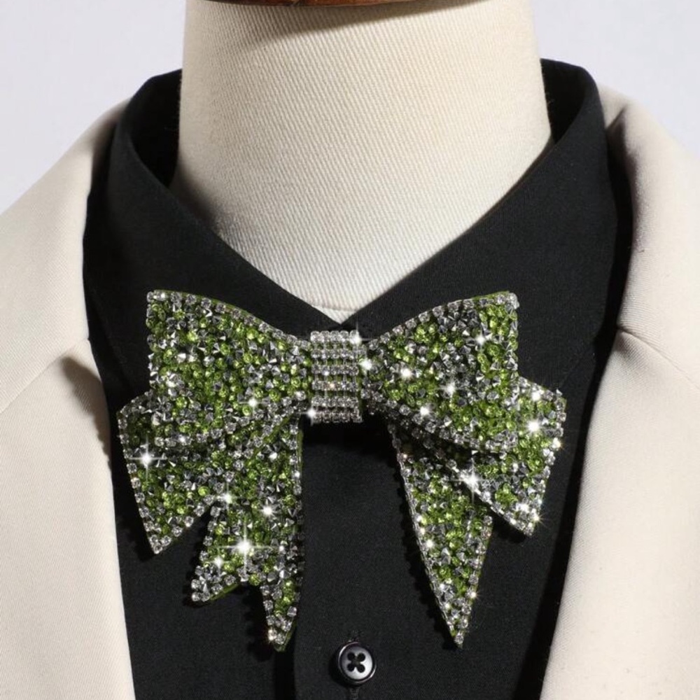 🎀 Bow Tie Pin 🎀